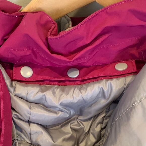 The North Face Kids' Magenta and grey Puffer Jacket size 14/16 large EUC snow - Picture 12 of 14